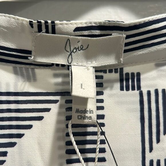 SALE!!! NWT Joie Navy/White Geometric Button Down, Size Large - Picture 8 of 9